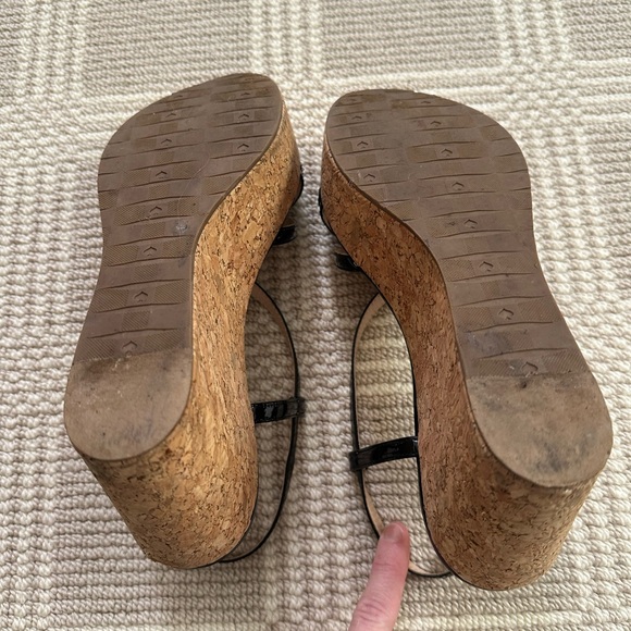 Kate Spade Black Patent Leather Strappy Cork Wedges Size 8M - Picture 3 of 6